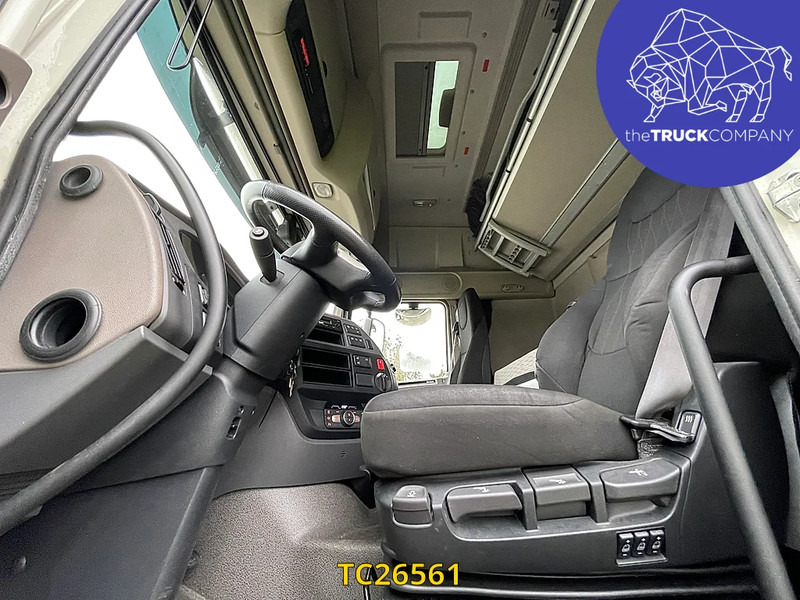 Tegljač DAF XF 480: slika Tegljač DAF XF 480