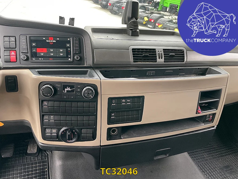 Tegljač MAN TGX 460: slika Tegljač MAN TGX 460