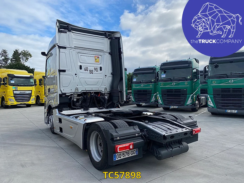 Mercedes-Benz Actros 1845 - Tegljač: slika Mercedes-Benz Actros 1845 - Tegljač Mercedes-Benz Actros 1845 - Tegljač: slika Mercedes-Benz Actros 1845 - Tegljač
