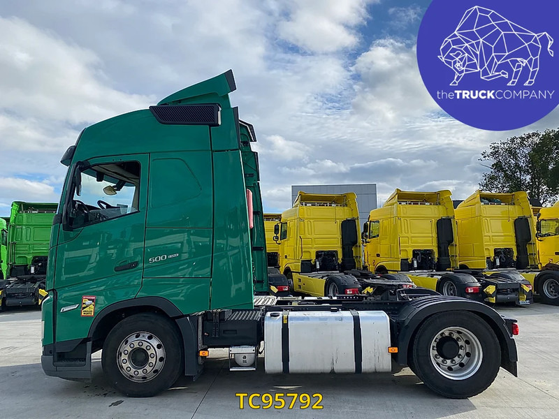 Volvo - Tegljač: slika Volvo - Tegljač Volvo - Tegljač: slika Volvo - Tegljač