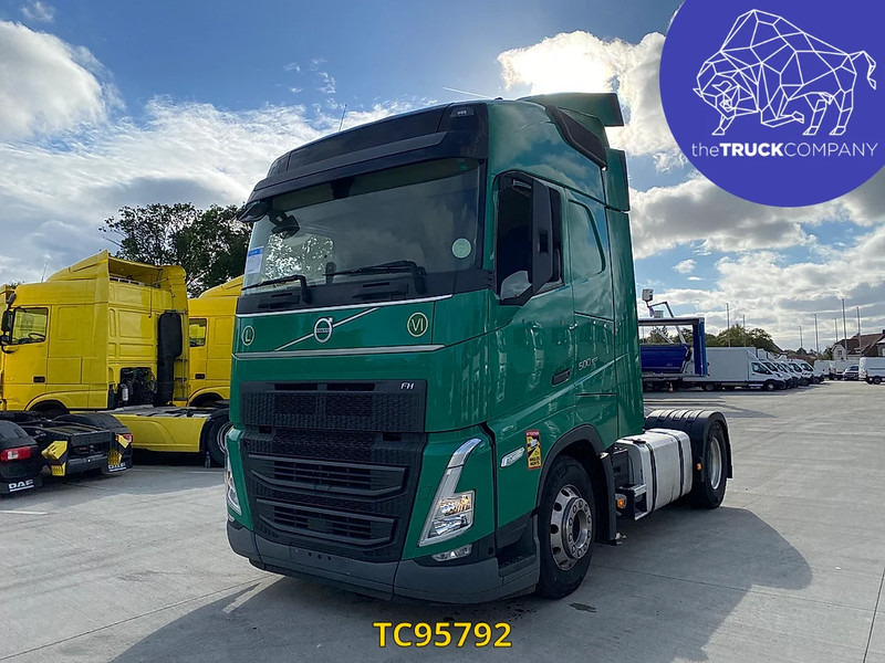 Volvo - Tegljač: slika Volvo - Tegljač Volvo - Tegljač: slika Volvo - Tegljač