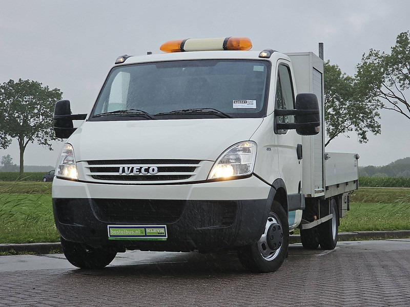 Iveco Daily 40C15 XL FASSI laadkraan - Dostavno vozilo s ravnom platformom: slika Iveco Daily 40C15 XL FASSI laadkraan - Dostavno vozilo s ravnom platformom Iveco Daily 40C15 XL FASSI laadkraan - Dostavno vozilo s ravnom platformom: slika Iveco Daily 40C15 XL FASSI laadkraan - Dostavno vozilo s ravnom platformom