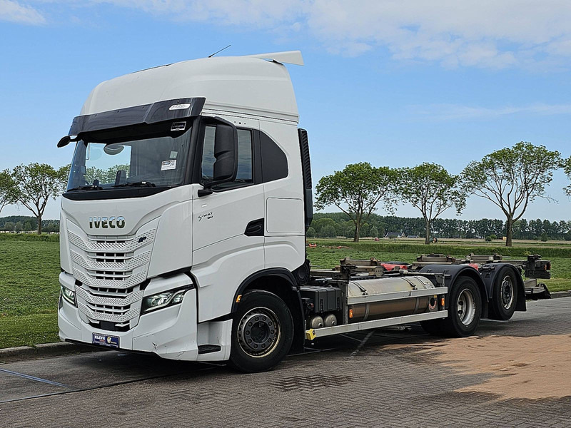 Iveco S-WAY AS260S46 LNG INT. STEERAXLE - Transporter kontejnera/ Kamion s izmjenjivim sanducima: slika Iveco S-WAY AS260S46 LNG INT. STEERAXLE - Transporter kontejnera/ Kamion s izmjenjivim sanducima Iveco S-WAY AS260S46 LNG INT. STEERAXLE - Transporter kontejnera/ Kamion s izmjenjivim sanducima: slika Iveco S-WAY AS260S46 LNG INT. STEERAXLE - Transporter kontejnera/ Kamion s izmjenjivim sanducima