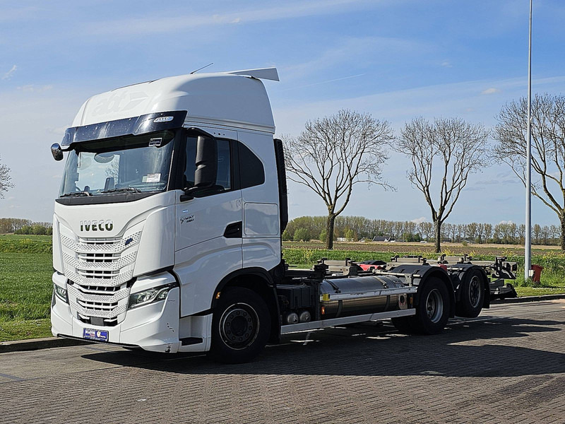 Iveco S-WAY AS260S46 LNG INT. STEERAXLE - Transporter kontejnera/ Kamion s izmjenjivim sanducima: slika Iveco S-WAY AS260S46 LNG INT. STEERAXLE - Transporter kontejnera/ Kamion s izmjenjivim sanducima Iveco S-WAY AS260S46 LNG INT. STEERAXLE - Transporter kontejnera/ Kamion s izmjenjivim sanducima: slika Iveco S-WAY AS260S46 LNG INT. STEERAXLE - Transporter kontejnera/ Kamion s izmjenjivim sanducima