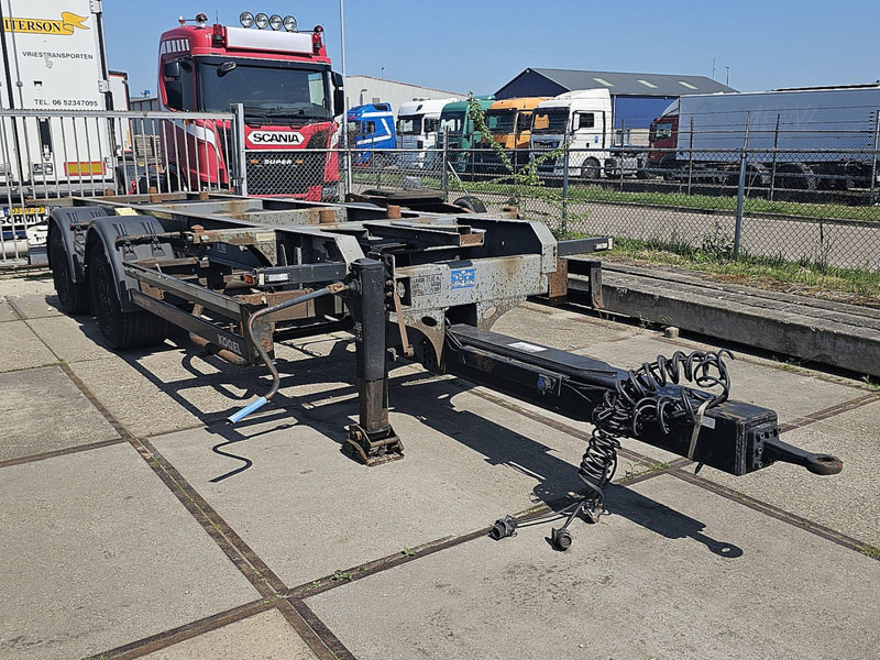 Kögel ZW18 BDF TANDEM - Transporter kontejnera/ Prikolica s izmjenjivim sanducima: slika Kögel ZW18 BDF TANDEM - Transporter kontejnera/ Prikolica s izmjenjivim sanducima Kögel ZW18 BDF TANDEM - Transporter kontejnera/ Prikolica s izmjenjivim sanducima: slika Kögel ZW18 BDF TANDEM - Transporter kontejnera/ Prikolica s izmjenjivim sanducima
