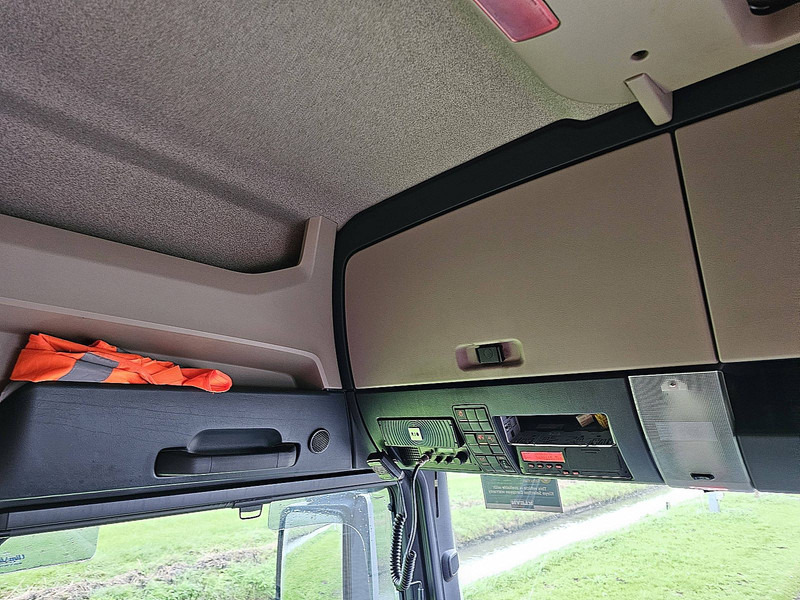 Kamion sandučar MAN 26.420 TGX 6X2-4 LIFT GETRÄNKE: slika Kamion sandučar MAN 26.420 TGX 6X2-4 LIFT GETRÄNKE