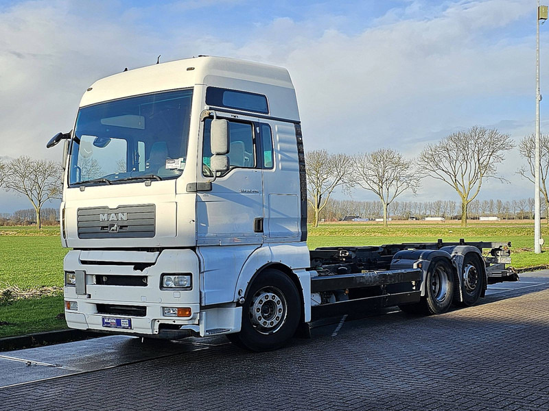 MAN 26.440 TGA XXL 6X2 TAILLIFT - Transporter kontejnera/ Kamion s izmjenjivim sanducima: slika MAN 26.440 TGA XXL 6X2 TAILLIFT - Transporter kontejnera/ Kamion s izmjenjivim sanducima MAN 26.440 TGA XXL 6X2 TAILLIFT - Transporter kontejnera/ Kamion s izmjenjivim sanducima: slika MAN 26.440 TGA XXL 6X2 TAILLIFT - Transporter kontejnera/ Kamion s izmjenjivim sanducima
