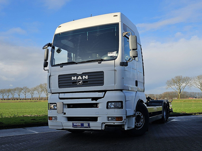 MAN 26.440 TGA XXL 6X2 TAILLIFT - Transporter kontejnera/ Kamion s izmjenjivim sanducima: slika MAN 26.440 TGA XXL 6X2 TAILLIFT - Transporter kontejnera/ Kamion s izmjenjivim sanducima MAN 26.440 TGA XXL 6X2 TAILLIFT - Transporter kontejnera/ Kamion s izmjenjivim sanducima: slika MAN 26.440 TGA XXL 6X2 TAILLIFT - Transporter kontejnera/ Kamion s izmjenjivim sanducima