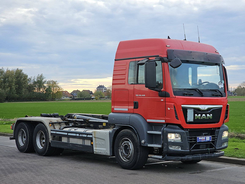 MAN 26.440 TGS - Kamion s kukastom dizalicom: slika MAN 26.440 TGS - Kamion s kukastom dizalicom MAN 26.440 TGS - Kamion s kukastom dizalicom: slika MAN 26.440 TGS - Kamion s kukastom dizalicom