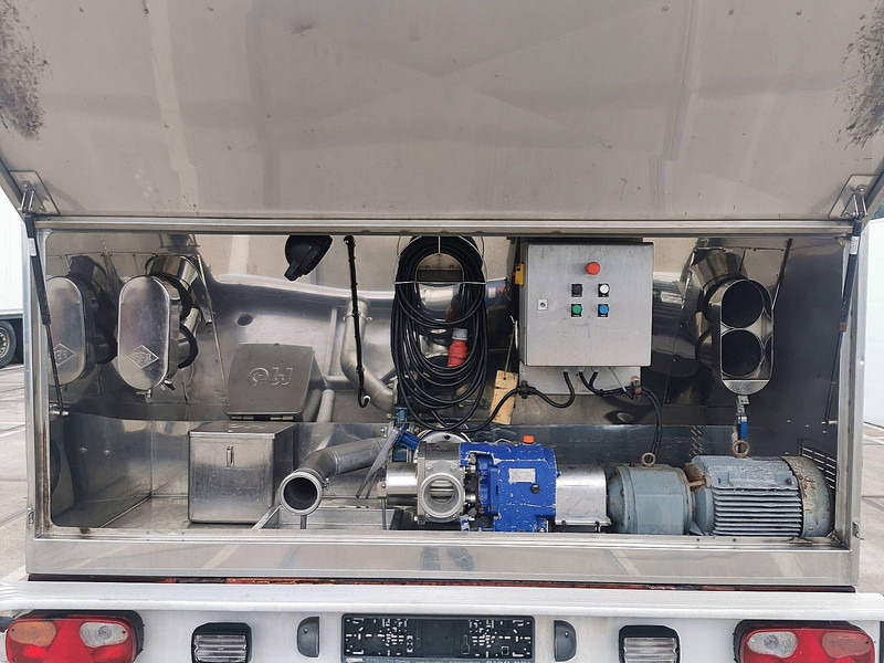 Poluprikolica cisterna Magyar SR 34 FOODSTUFF PUMP WEBASTO 25M3: slika Poluprikolica cisterna Magyar SR 34 FOODSTUFF PUMP WEBASTO 25M3