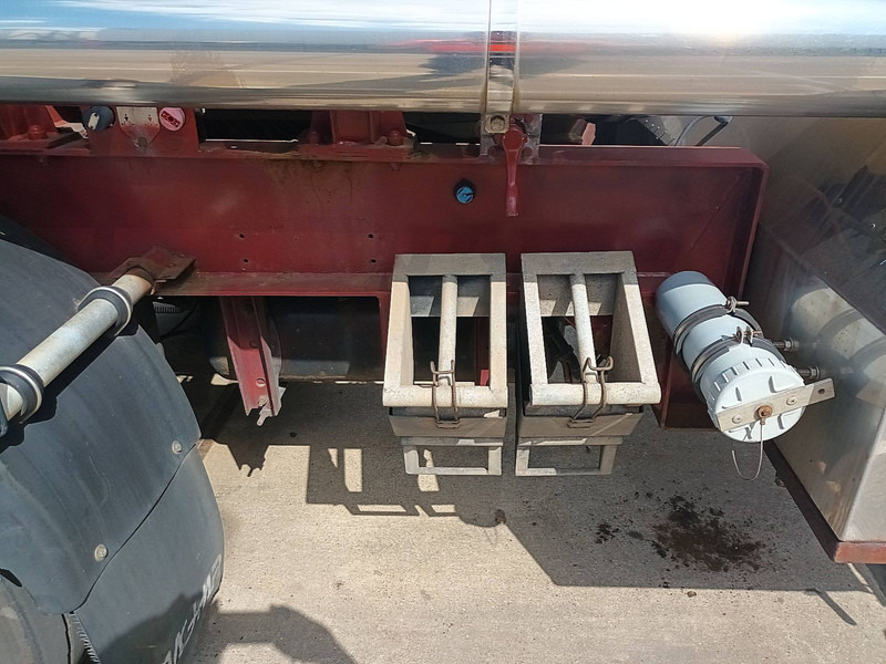 Poluprikolica cisterna Magyar SR 34 FOODSTUFF PUMP WEBASTO 25M3: slika Poluprikolica cisterna Magyar SR 34 FOODSTUFF PUMP WEBASTO 25M3