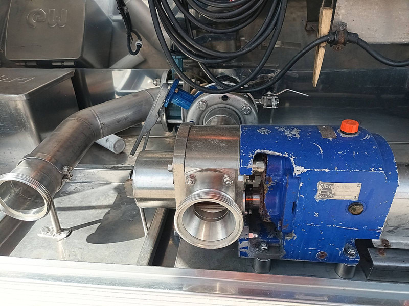 Poluprikolica cisterna Magyar SR 34 FOODSTUFF PUMP WEBASTO 25M3: slika Poluprikolica cisterna Magyar SR 34 FOODSTUFF PUMP WEBASTO 25M3