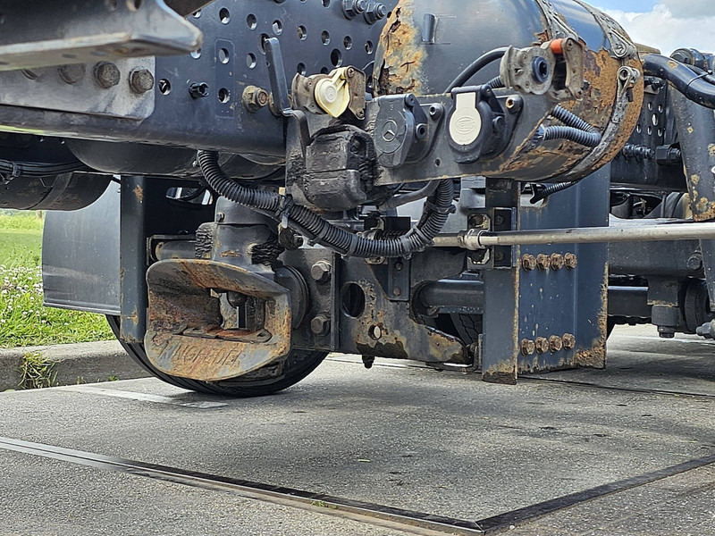 Transporter kontejnera/ Kamion s izmjenjivim sanducima Mercedes-Benz ACTROS 2540: slika Transporter kontejnera/ Kamion s izmjenjivim sanducima Mercedes-Benz ACTROS 2540