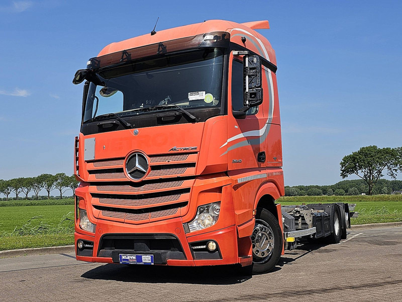Mercedes-Benz ACTROS 2545 LS - Transporter kontejnera/ Kamion s izmjenjivim sanducima: slika Mercedes-Benz ACTROS 2545 LS - Transporter kontejnera/ Kamion s izmjenjivim sanducima Mercedes-Benz ACTROS 2545 LS - Transporter kontejnera/ Kamion s izmjenjivim sanducima: slika Mercedes-Benz ACTROS 2545 LS - Transporter kontejnera/ Kamion s izmjenjivim sanducima