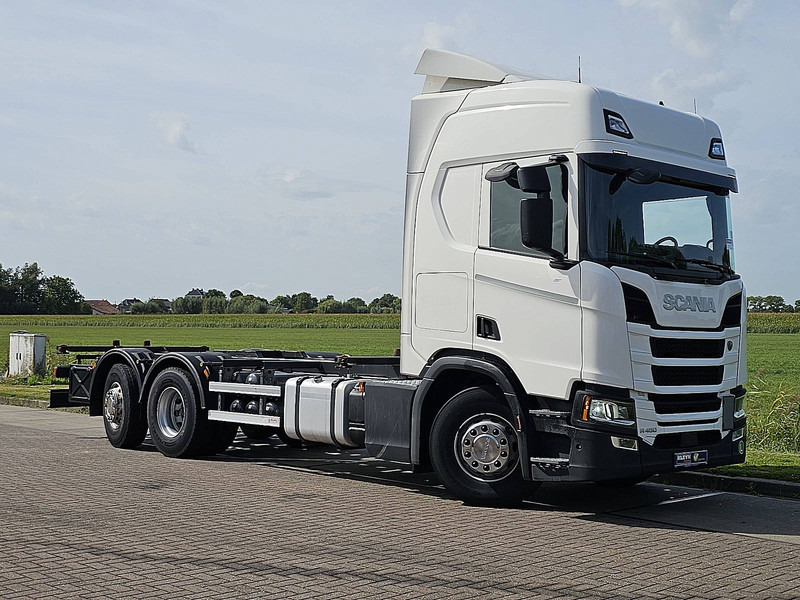 Scania R450 6X2*4 RET. LED WB475 - Transporter kontejnera/ Kamion s izmjenjivim sanducima: slika Scania R450 6X2*4 RET. LED WB475 - Transporter kontejnera/ Kamion s izmjenjivim sanducima Scania R450 6X2*4 RET. LED WB475 - Transporter kontejnera/ Kamion s izmjenjivim sanducima: slika Scania R450 6X2*4 RET. LED WB475 - Transporter kontejnera/ Kamion s izmjenjivim sanducima