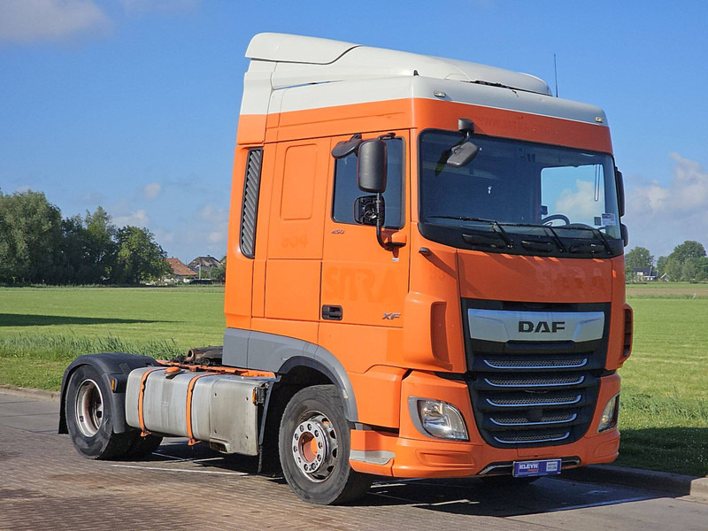 DAF XF 450 - Tegljač: slika DAF XF 450 - Tegljač DAF XF 450 - Tegljač: slika DAF XF 450 - Tegljač