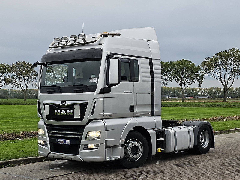 MAN 18.500 TGX XLX 2X TANK NIGHT AC - Tegljač: slika MAN 18.500 TGX XLX 2X TANK NIGHT AC - Tegljač MAN 18.500 TGX XLX 2X TANK NIGHT AC - Tegljač: slika MAN 18.500 TGX XLX 2X TANK NIGHT AC - Tegljač