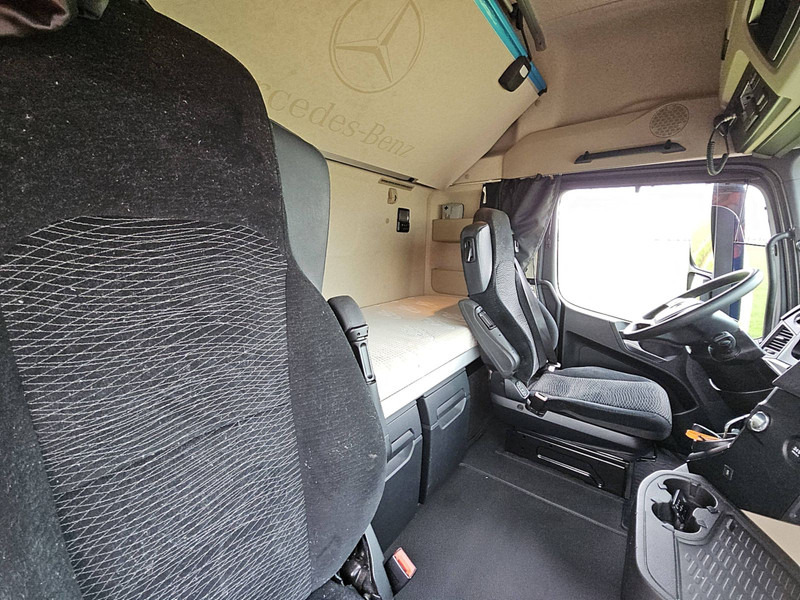 Tegljač Mercedes-Benz ACTROS 1851 BIGSPACE RETADER: slika Tegljač Mercedes-Benz ACTROS 1851 BIGSPACE RETADER