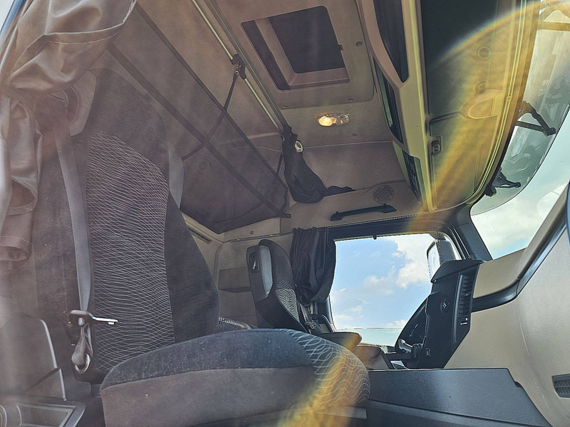Tegljač Mercedes-Benz ACTROS 1851: slika Tegljač Mercedes-Benz ACTROS 1851