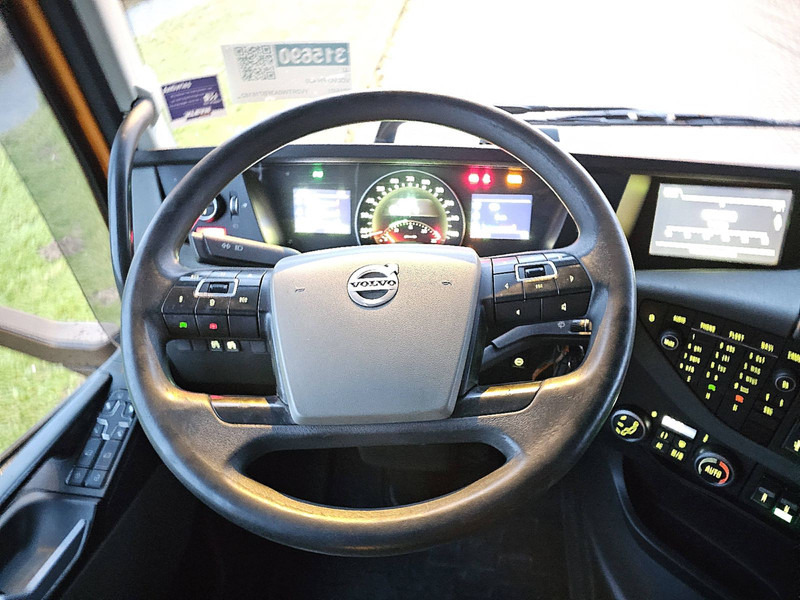 Interior photo 2: Tegljač Volvo FH 420 VOITH RET. LEATHER