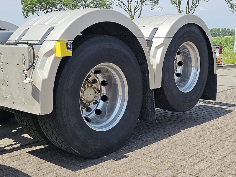 Kamion-šasija Volvo FH 750 6X2 9T FA WB 430: slika Kamion-šasija Volvo FH 750 6X2 9T FA WB 430