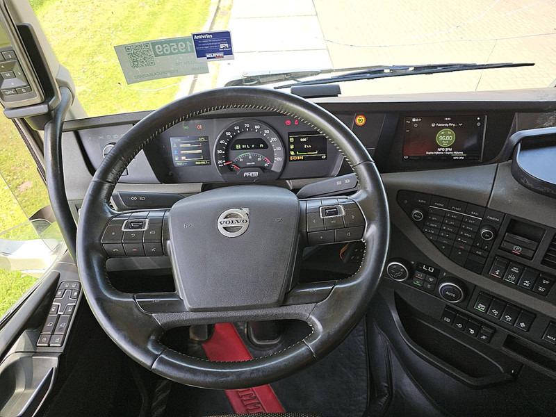 Kamion-šasija Volvo FH 750 6X2 9T FA WB 430: slika Kamion-šasija Volvo FH 750 6X2 9T FA WB 430