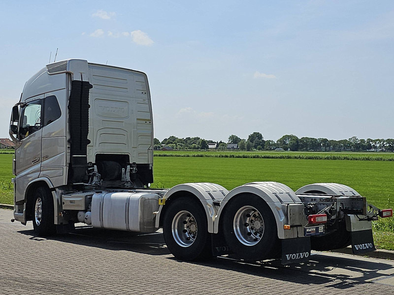 Kamion-šasija Volvo FH 750 6X2 9T FA WB 430: slika Kamion-šasija Volvo FH 750 6X2 9T FA WB 430