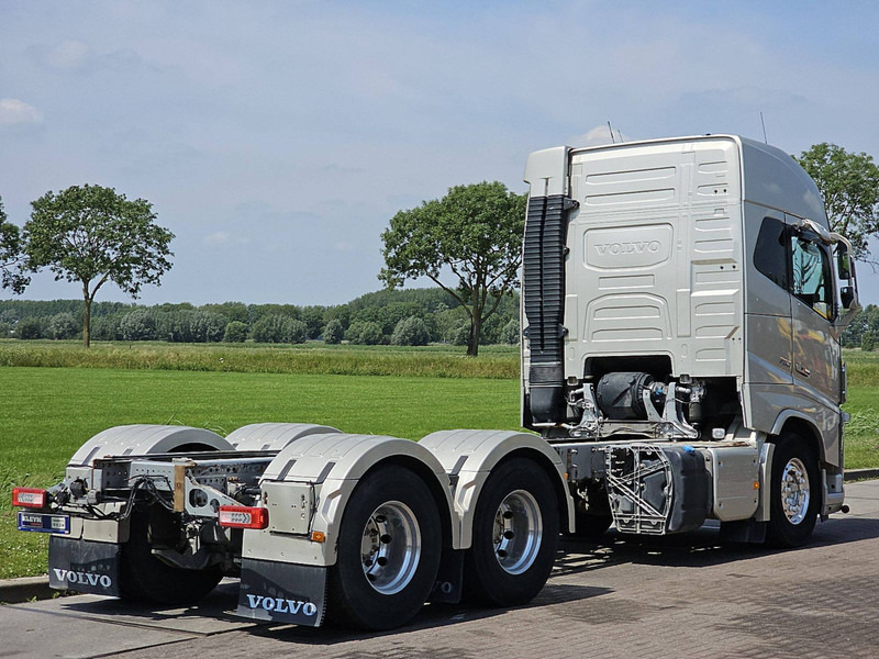 Volvo FH 750 6X2 9T FA WB 430 - Kamion-šasija: slika Volvo FH 750 6X2 9T FA WB 430 - Kamion-šasija Volvo FH 750 6X2 9T FA WB 430 - Kamion-šasija: slika Volvo FH 750 6X2 9T FA WB 430 - Kamion-šasija