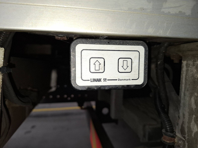 Kamion sandučar Volvo FL 250.12 AIRCO SIDE DOORS: slika Kamion sandučar Volvo FL 250.12 AIRCO SIDE DOORS