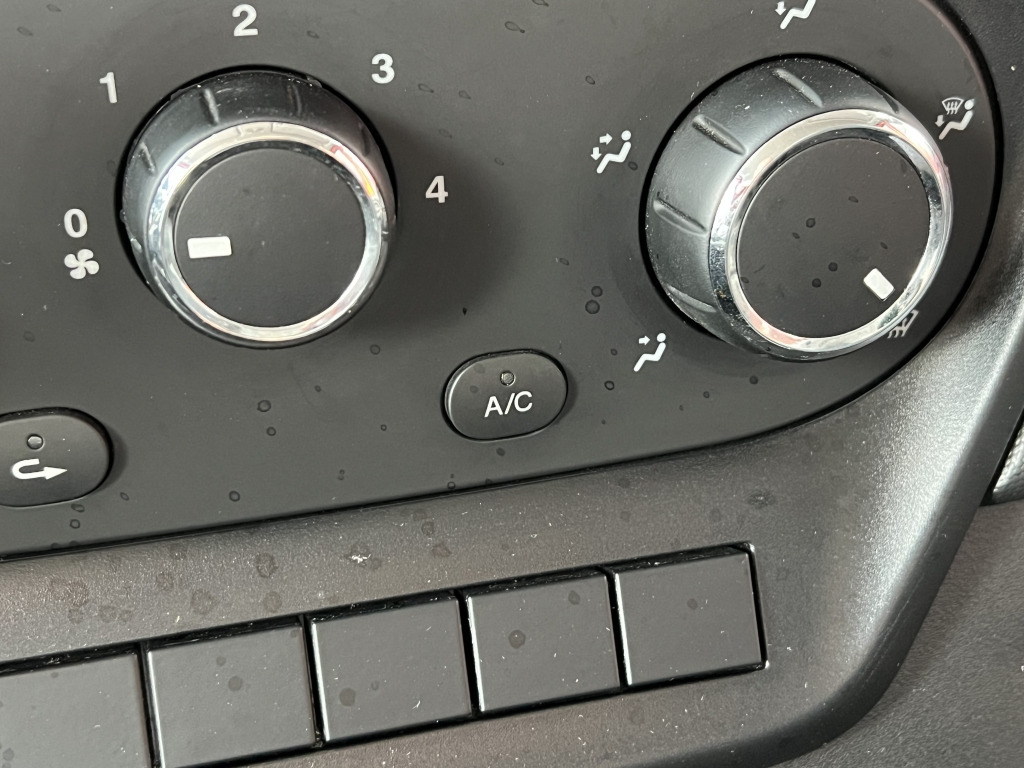 Iveco Daily 35S14 MAXI 4,35m Portaltüren Klima Kamera - Dostavno vozilo sa zatvorenim sandukom: slika Iveco Daily 35S14 MAXI 4,35m Portaltüren Klima Kamera - Dostavno vozilo sa zatvorenim sandukom Iveco Daily 35S14 MAXI 4,35m Portaltüren Klima Kamera - Dostavno vozilo sa zatvorenim sandukom: slika Iveco Daily 35S14 MAXI 4,35m Portaltüren Klima Kamera - Dostavno vozilo sa zatvorenim sandukom