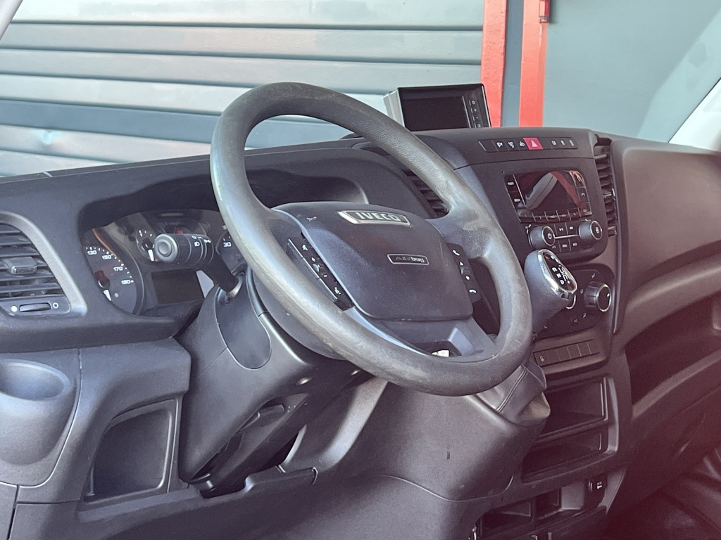 Dostavno vozilo sa zatvorenim sandukom Iveco Daily 35S14 Thermokoffer 4,35m Klima Automatik!!: slika Dostavno vozilo sa zatvorenim sandukom Iveco Daily 35S14 Thermokoffer 4,35m Klima Automatik!!
