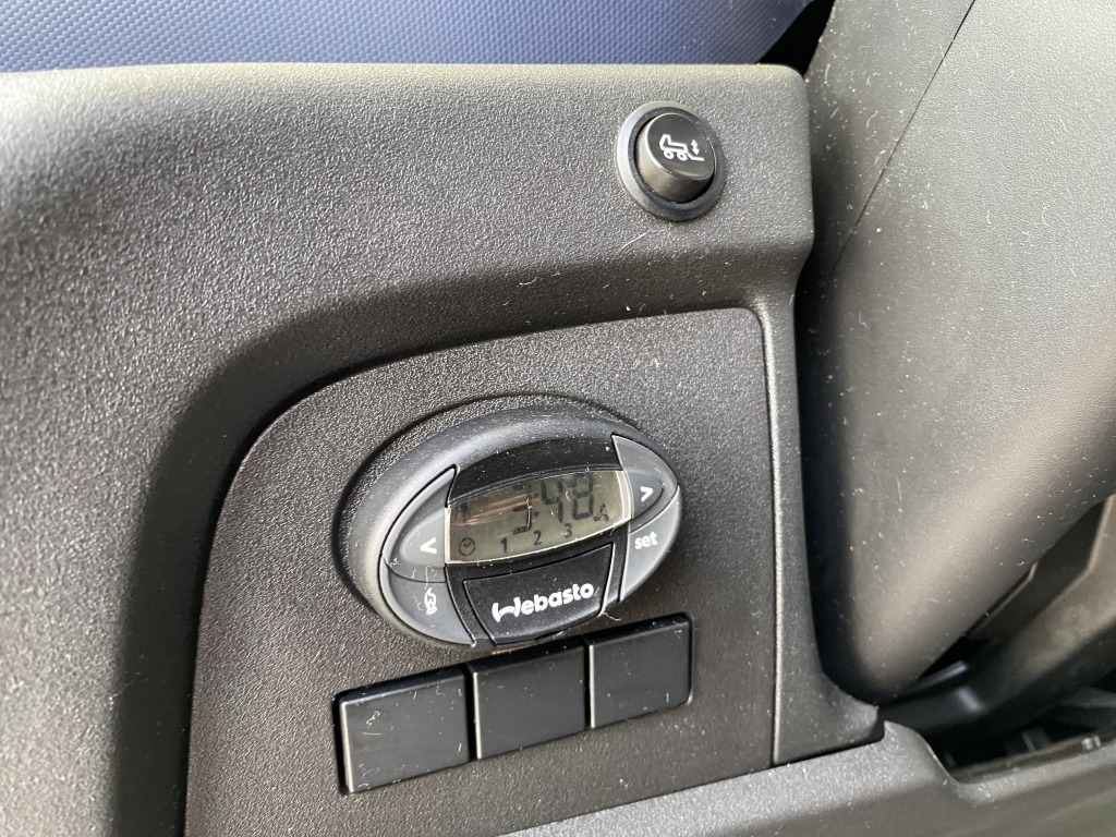Iveco Daily 65C21 3,6m P+P+LBW Klima Automat. Webasto - Dostavno vozilo s ceradom: slika Iveco Daily 65C21 3,6m P+P+LBW Klima Automat. Webasto - Dostavno vozilo s ceradom Iveco Daily 65C21 3,6m P+P+LBW Klima Automat. Webasto - Dostavno vozilo s ceradom: slika Iveco Daily 65C21 3,6m P+P+LBW Klima Automat. Webasto - Dostavno vozilo s ceradom