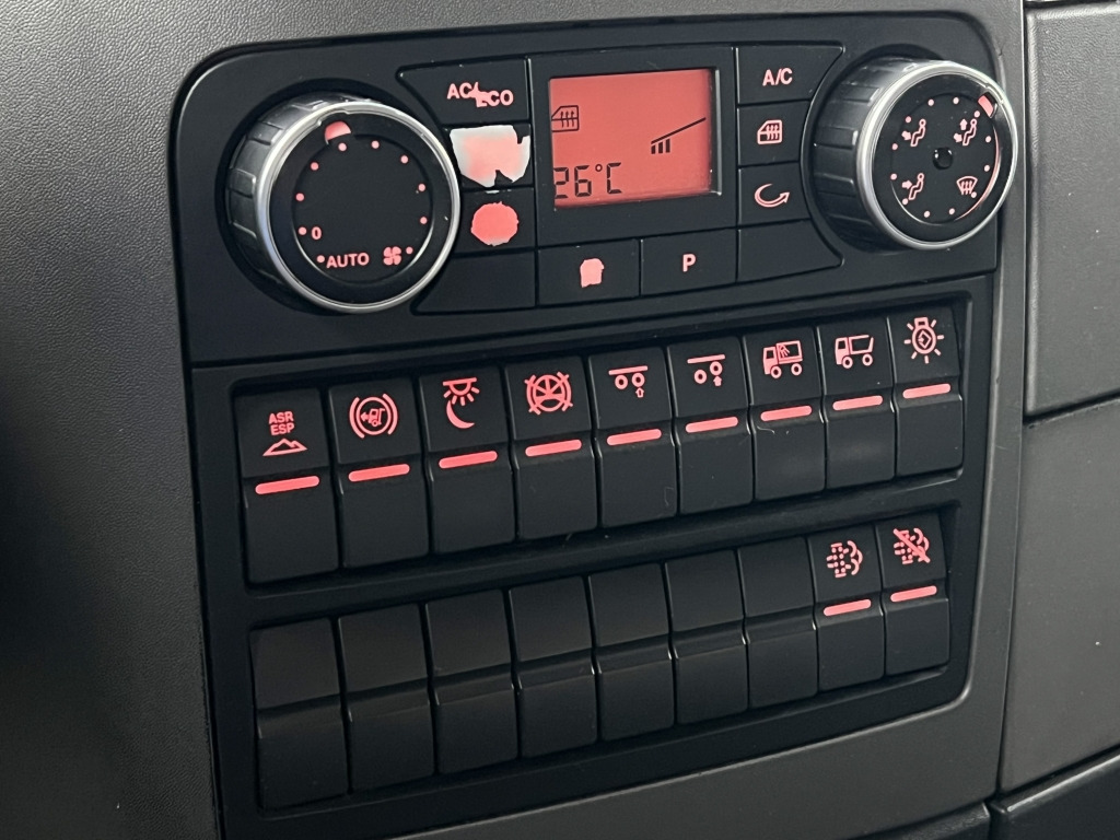 MAN TGX 26.440 Retarder Standklima LBW MitsubisTU100 - Kamion hladnjača: slika MAN TGX 26.440 Retarder Standklima LBW MitsubisTU100 - Kamion hladnjača MAN TGX 26.440 Retarder Standklima LBW MitsubisTU100 - Kamion hladnjača: slika MAN TGX 26.440 Retarder Standklima LBW MitsubisTU100 - Kamion hladnjača