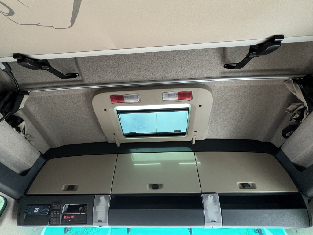 MAN TGX 26.470 XXL Standklima Intarder Liftachse AHK - Kamion-šasija: slika MAN TGX 26.470 XXL Standklima Intarder Liftachse AHK - Kamion-šasija MAN TGX 26.470 XXL Standklima Intarder Liftachse AHK - Kamion-šasija: slika MAN TGX 26.470 XXL Standklima Intarder Liftachse AHK - Kamion-šasija