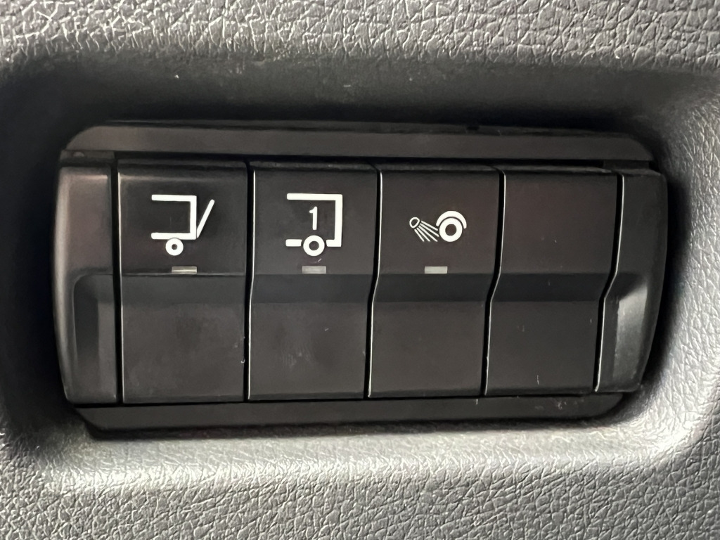 Mercedes-Benz Atego 1230 Klima ACC Schlafkabine 7,2m P+P LBW - Kamion s ceradom: slika Mercedes-Benz Atego 1230 Klima ACC Schlafkabine 7,2m P+P LBW - Kamion s ceradom Mercedes-Benz Atego 1230 Klima ACC Schlafkabine 7,2m P+P LBW - Kamion s ceradom: slika Mercedes-Benz Atego 1230 Klima ACC Schlafkabine 7,2m P+P LBW - Kamion s ceradom