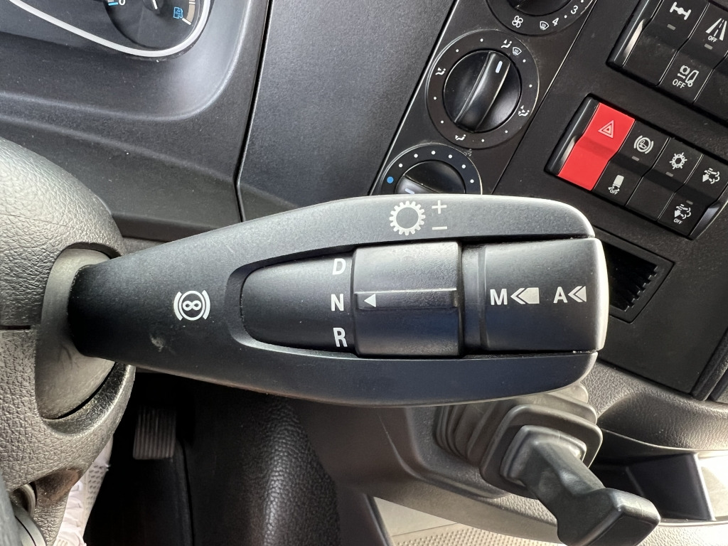 Mercedes-Benz Atego 1530 Euro6 Klima 6m Koffer AHK Orig.177tkm - Kamion sandučar: slika Mercedes-Benz Atego 1530 Euro6 Klima 6m Koffer AHK Orig.177tkm - Kamion sandučar Mercedes-Benz Atego 1530 Euro6 Klima 6m Koffer AHK Orig.177tkm - Kamion sandučar: slika Mercedes-Benz Atego 1530 Euro6 Klima 6m Koffer AHK Orig.177tkm - Kamion sandučar