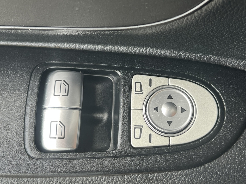 Mercedes-Benz Vito 110 CDI Lang Klima 3-Sitzer Heckflügeltüren - Mali kombi: slika Mercedes-Benz Vito 110 CDI Lang Klima 3-Sitzer Heckflügeltüren - Mali kombi Mercedes-Benz Vito 110 CDI Lang Klima 3-Sitzer Heckflügeltüren - Mali kombi: slika Mercedes-Benz Vito 110 CDI Lang Klima 3-Sitzer Heckflügeltüren - Mali kombi