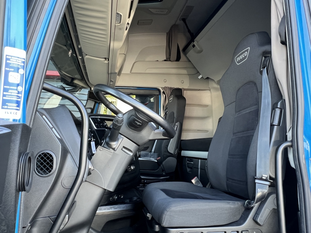 Tegljač Iveco S-WAY AS440S49 Stralis Intarder ACC-Tempomat: slika Tegljač Iveco S-WAY AS440S49 Stralis Intarder ACC-Tempomat