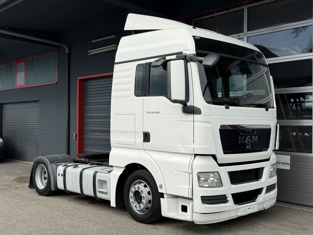 MAN TGX 18.440 EEV Klima 3-fach Motorbremse 2xTank - Tegljač: slika MAN TGX 18.440 EEV Klima 3-fach Motorbremse 2xTank - Tegljač MAN TGX 18.440 EEV Klima 3-fach Motorbremse 2xTank - Tegljač: slika MAN TGX 18.440 EEV Klima 3-fach Motorbremse 2xTank - Tegljač