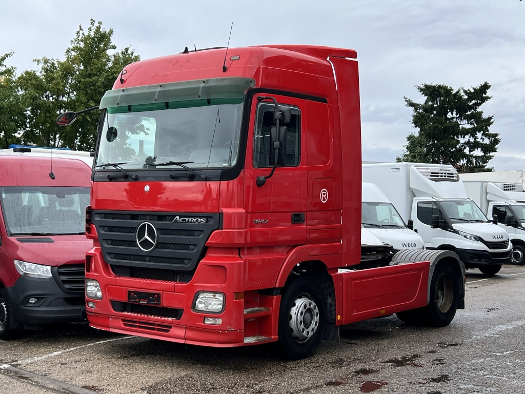 Mercedes-Benz Actros 1841 MP2 Klima Retarder Kühlbox EPS+Pedal - Tegljač: slika Mercedes-Benz Actros 1841 MP2 Klima Retarder Kühlbox EPS+Pedal - Tegljač Mercedes-Benz Actros 1841 MP2 Klima Retarder Kühlbox EPS+Pedal - Tegljač: slika Mercedes-Benz Actros 1841 MP2 Klima Retarder Kühlbox EPS+Pedal - Tegljač