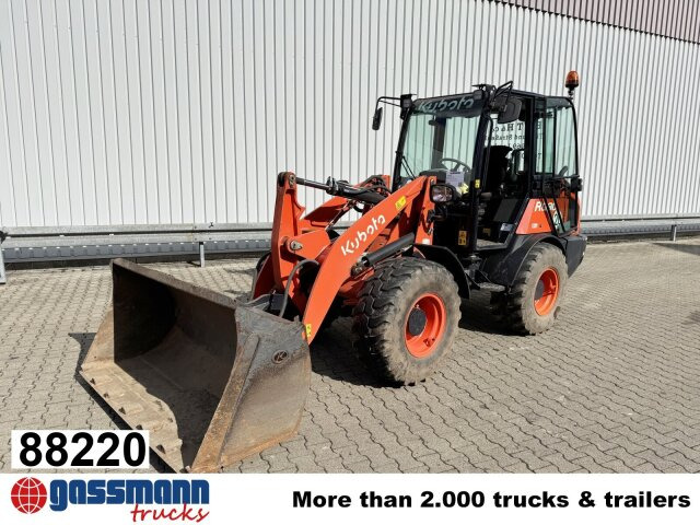 Kubota R090 4x4, Palettengabel, ca. 838 Betr.-Std. - Građevinski strojevi: slika Kubota R090 4x4, Palettengabel, ca. 838 Betr.-Std. - Građevinski strojevi Kubota R090 4x4, Palettengabel, ca. 838 Betr.-Std. - Građevinski strojevi: slika Kubota R090 4x4, Palettengabel, ca. 838 Betr.-Std. - Građevinski strojevi
