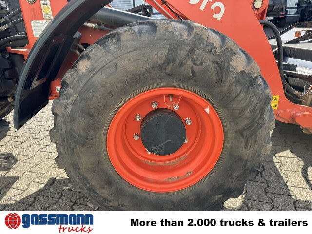 Utovarivač na kotačima Kubota R090 4x4, Palettengabel, ca. 838 Betr.-Std.: slika Utovarivač na kotačima Kubota R090 4x4, Palettengabel, ca. 838 Betr.-Std. Utovarivač na kotačima Kubota R090 4x4, Palettengabel, ca. 838 Betr.-Std.: slika Utovarivač na kotačima Kubota R090 4x4, Palettengabel, ca. 838 Betr.-Std.