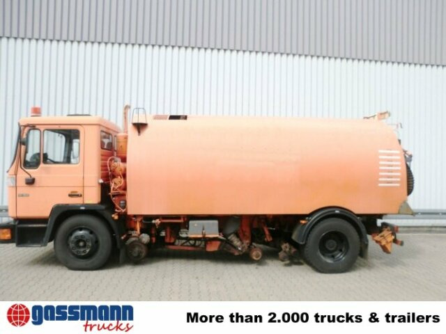 MAN M03 14.152 4x2, Schienenkehrmaschine - Cestovna čistilica: slika MAN M03 14.152 4x2, Schienenkehrmaschine - Cestovna čistilica MAN M03 14.152 4x2, Schienenkehrmaschine - Cestovna čistilica: slika MAN M03 14.152 4x2, Schienenkehrmaschine - Cestovna čistilica