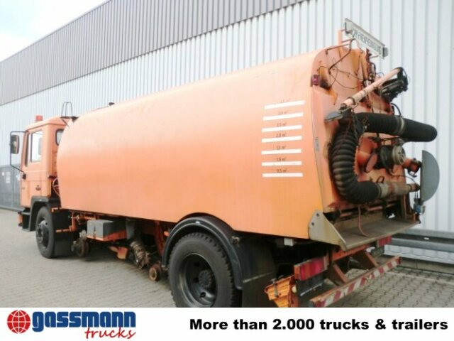 MAN M03 14.152 4x2, Schienenkehrmaschine - Cestovna čistilica: slika MAN M03 14.152 4x2, Schienenkehrmaschine - Cestovna čistilica MAN M03 14.152 4x2, Schienenkehrmaschine - Cestovna čistilica: slika MAN M03 14.152 4x2, Schienenkehrmaschine - Cestovna čistilica