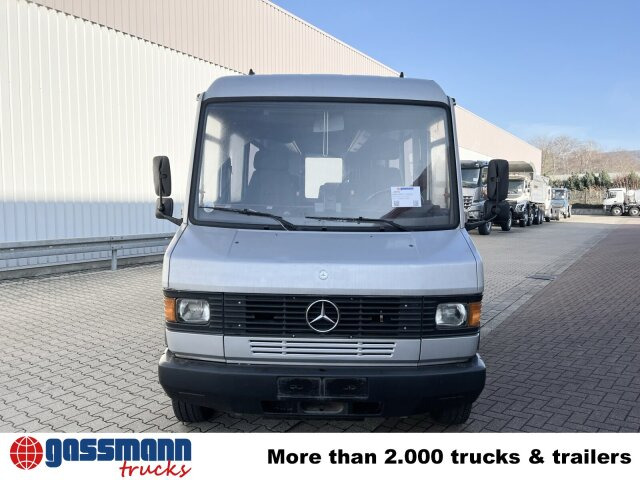 Minibus, Putnički kombi Mercedes-Benz 711 D-KA 4x2, Standklima, 11-Sitze, 2 x on stock: slika Minibus, Putnički kombi Mercedes-Benz 711 D-KA 4x2, Standklima, 11-Sitze, 2 x on stock Minibus, Putnički kombi Mercedes-Benz 711 D-KA 4x2, Standklima, 11-Sitze, 2 x on stock: slika Minibus, Putnički kombi Mercedes-Benz 711 D-KA 4x2, Standklima, 11-Sitze, 2 x on stock