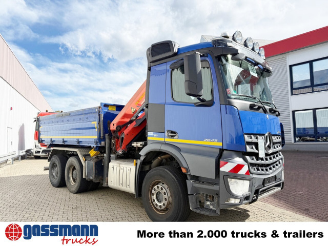 Kiper, Kamion s kranom Mercedes-Benz Arocs 2643 K 6x4, Kran Palfinger PK13001-K B,: slika Kiper, Kamion s kranom Mercedes-Benz Arocs 2643 K 6x4, Kran Palfinger PK13001-K B, Kiper, Kamion s kranom Mercedes-Benz Arocs 2643 K 6x4, Kran Palfinger PK13001-K B,: slika Kiper, Kamion s kranom Mercedes-Benz Arocs 2643 K 6x4, Kran Palfinger PK13001-K B,