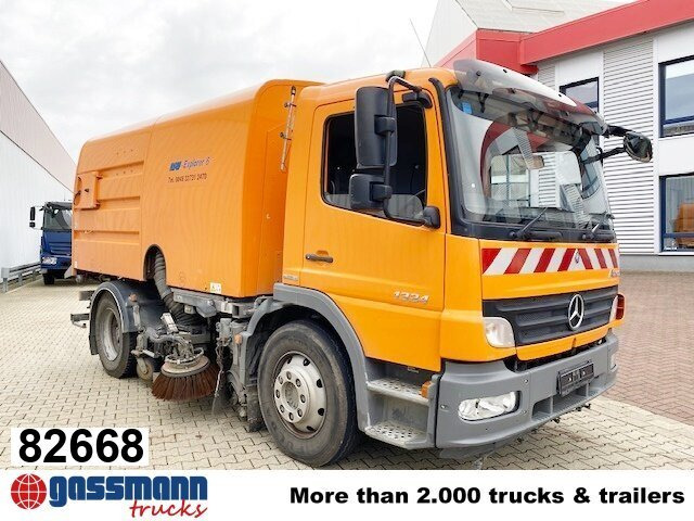 Mercedes-Benz Atego 1324 4x2, Kehrmaschine Explorer 8 - Cestovna čistilica: slika Mercedes-Benz Atego 1324 4x2, Kehrmaschine Explorer 8 - Cestovna čistilica Mercedes-Benz Atego 1324 4x2, Kehrmaschine Explorer 8 - Cestovna čistilica: slika Mercedes-Benz Atego 1324 4x2, Kehrmaschine Explorer 8 - Cestovna čistilica