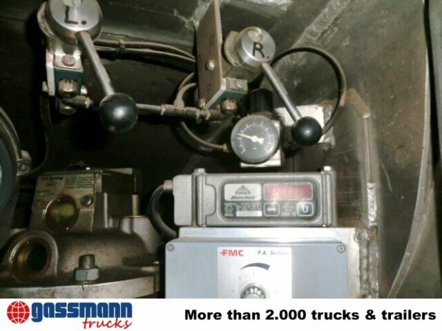 Mercedes-Benz SK 1824 L 4x2, Esterer Tankaufbau ca. 13.100l, 2 - Kamion cisterna: slika Mercedes-Benz SK 1824 L 4x2, Esterer Tankaufbau ca. 13.100l, 2 - Kamion cisterna Mercedes-Benz SK 1824 L 4x2, Esterer Tankaufbau ca. 13.100l, 2 - Kamion cisterna: slika Mercedes-Benz SK 1824 L 4x2, Esterer Tankaufbau ca. 13.100l, 2 - Kamion cisterna