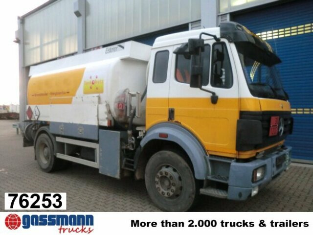 Mercedes-Benz SK 1824 L 4x2, Esterer Tankaufbau ca. 13.100l, 2 - Kamion cisterna: slika Mercedes-Benz SK 1824 L 4x2, Esterer Tankaufbau ca. 13.100l, 2 - Kamion cisterna Mercedes-Benz SK 1824 L 4x2, Esterer Tankaufbau ca. 13.100l, 2 - Kamion cisterna: slika Mercedes-Benz SK 1824 L 4x2, Esterer Tankaufbau ca. 13.100l, 2 - Kamion cisterna