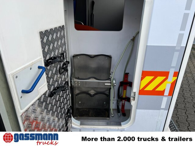 Mercedes-Benz Sprinter 313 CDI 4x2, Rettungswagen - Furgon: slika Mercedes-Benz Sprinter 313 CDI 4x2, Rettungswagen - Furgon Mercedes-Benz Sprinter 313 CDI 4x2, Rettungswagen - Furgon: slika Mercedes-Benz Sprinter 313 CDI 4x2, Rettungswagen - Furgon